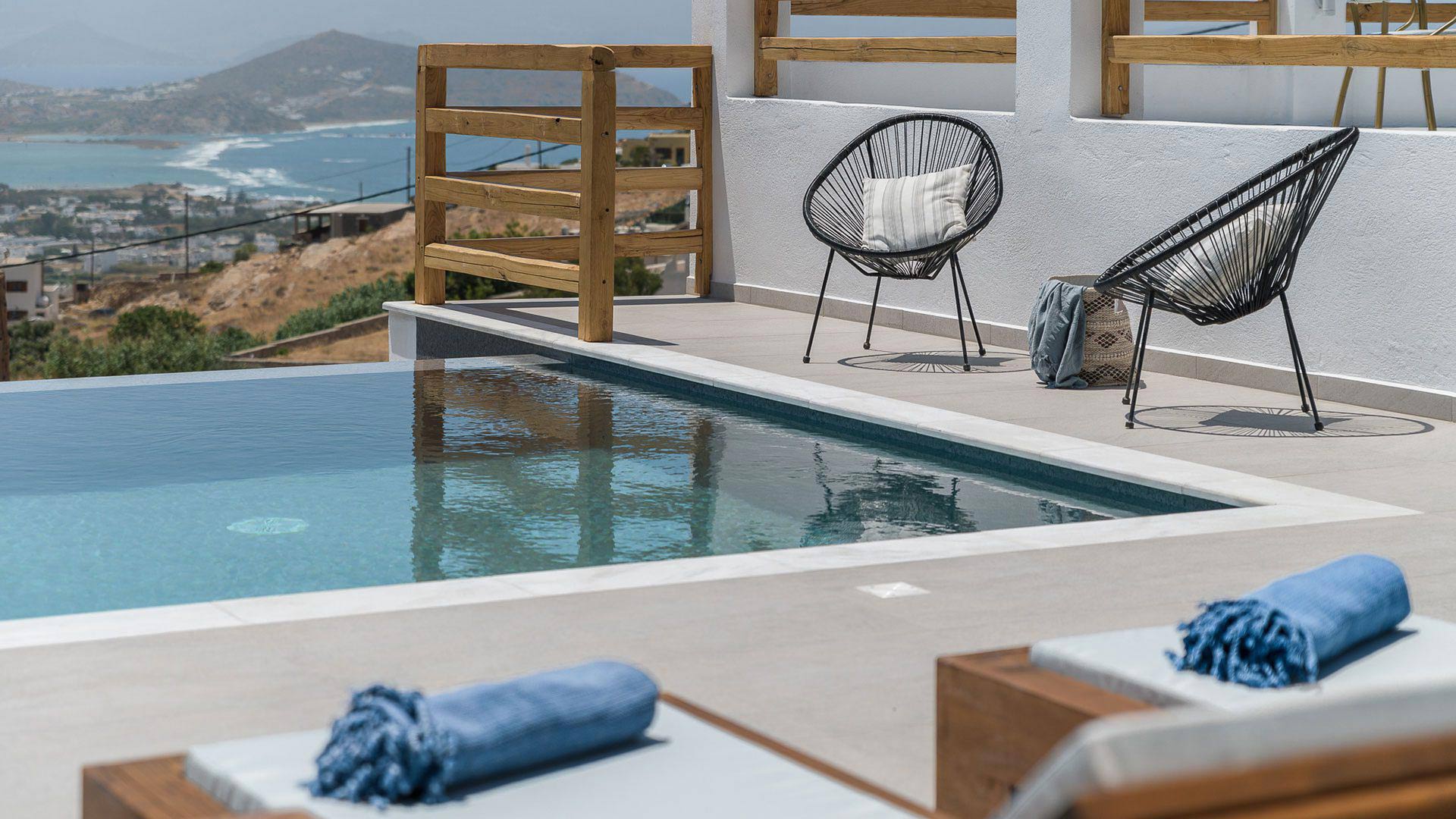 infinity pool for rent at naxos