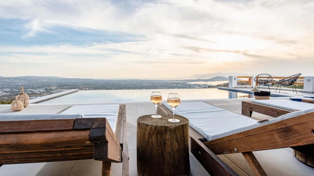 luxury-villa-horizon-private-pool-wine